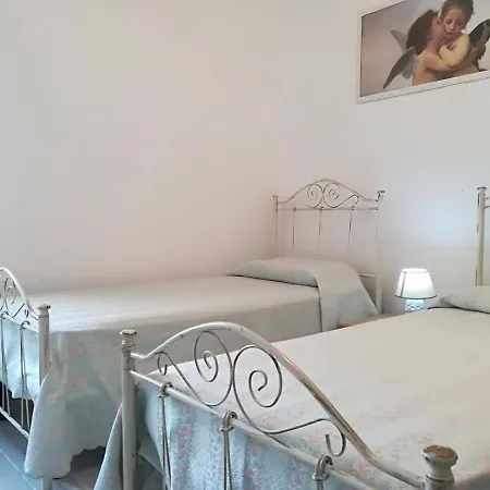 Casa Vacanze Deluxe Sofia, 4 E 6 Posti Vakantiehuis