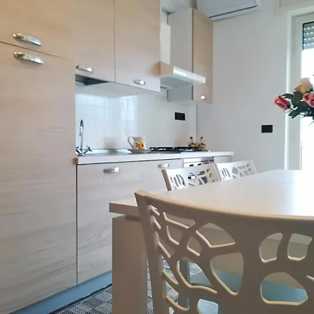 Casa Vacanze Deluxe Sofia, 4 E 6 Posti Vakantiehuis *
